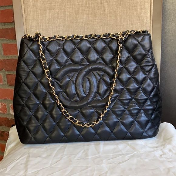 Authentic CHANEL large TOTE bag lamb skin leather - Picture 5 of 17